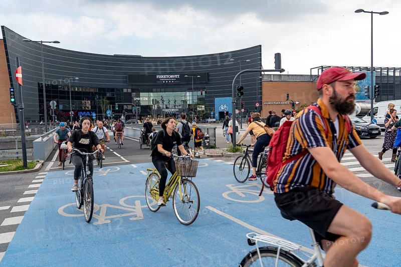 Cyclists on cycle paths, at the shopping centre Fisketorvet, Sydhavnen, in the city centre of Copenhagen, is considered the bicycle capital of the world, 45 % of the inhabitants travel by bike, Denmark, Europe