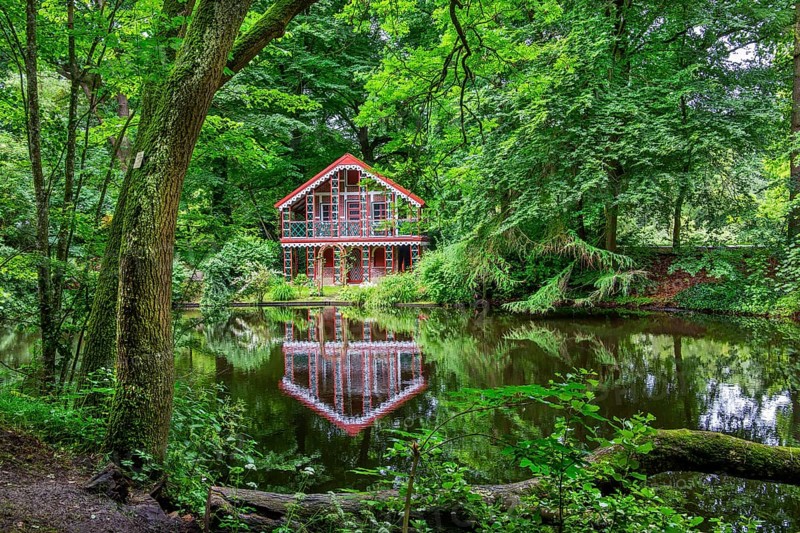 Schweizerhaus in Ritzebüttel Castle Park, North Sea spa town of Cuxhaven, North Sea coast, Elbe, Elbe estuary, Lower Saxony, Germany, Europe