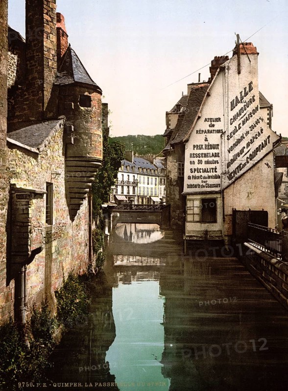 The pedestrian bridge over the Steir in Quimper, Brittany, France, ca 1890, Historical, digitally restored reproduction from a 19th century original, Record date not stated, Europe