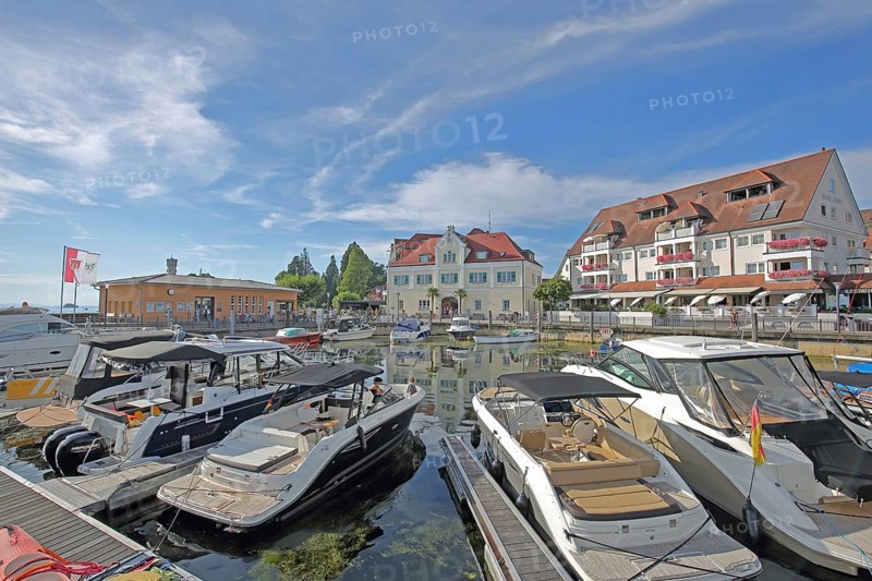 Marina with boats, yachts at the quay and tourist office, leisure harbour, tourist information, information office, harbour, Langenargen, Obersee, Lake Constance, Lake Constance area, Baden-Württemberg, Germany, Europe