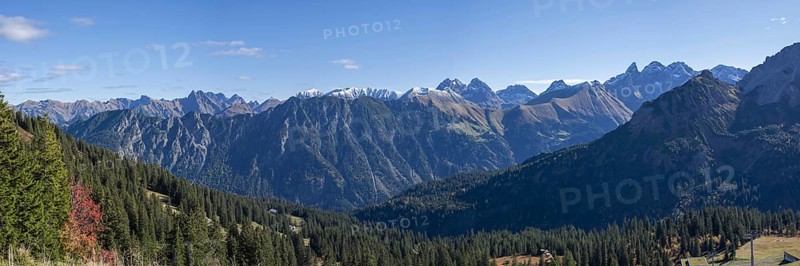 Autumn in the Allgäu, mountain panorama from Fellhorn 2037m, on Höfats, 2259m, Öfnerspitze, 2576m, Großer Krottenkopf, 2656m and Kratzer, 2427m, Hornbachkette, Trettachspitze 2595m and Mädelegabel 2645m, Central Main Ridge, Allgäu Alps, Bavaria, Germany, Europe