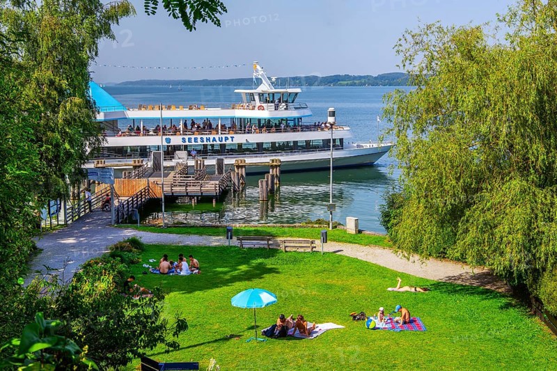 Jetty with tour boat, Seeshaupt, Lake Starnberg, Bavarian Alpine Foreland, Upper Bavaria, Bavaria, Germany, Europe