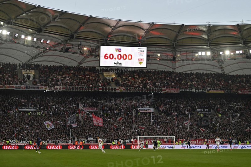 Scoreboard, number of spectators, sold out with 60, 000 thanks to new main stand, Cannstatter Kurve, VfB Stuttgart, MHPArena, MHP Arena Stuttgart, Baden-Württemberg, Germany, Europe