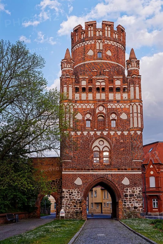 The historic Uenglinger Tor in front of the old town centre of Stendal in the Altmark. Hanseatic city of Stendal, Saxony-Anhalt, Germany, Europe