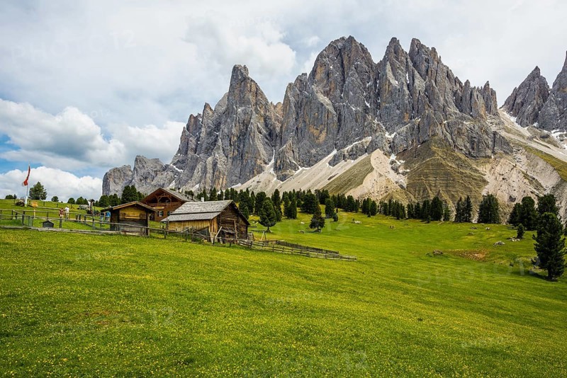 Gschnagenhardt Alm, Geislerspitzen, Villnöss Valley, Sass Rigais, Dolomites, South Tyrol, Italy, Europe