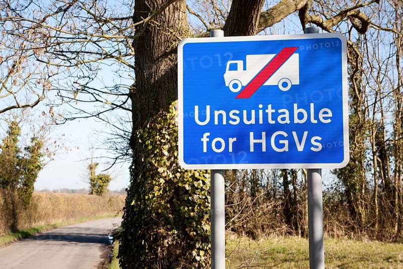 Sign showing road unsuitable for Heavy Goods Vehicles at Hoo, Suffolk, England, United Kingdom, Europe