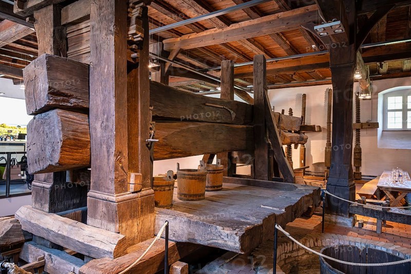 A wine press, wine press, wine press, juice press with an approximately 11 metre long wine press tree in the historic wine press house, built around 1706, Salem Castle, former imperial abbey, former monastery of the Cistercian order, Salem, Lake Constance, Lake Constance district, Baden-Württemberg, Germany, Europe