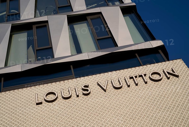 Louis Vuitton brand store, logo, retail shop, Dorotheen Quartier, DOQU, shopping mall, Stuttgart, Baden-Württemberg, Germany, Europe
