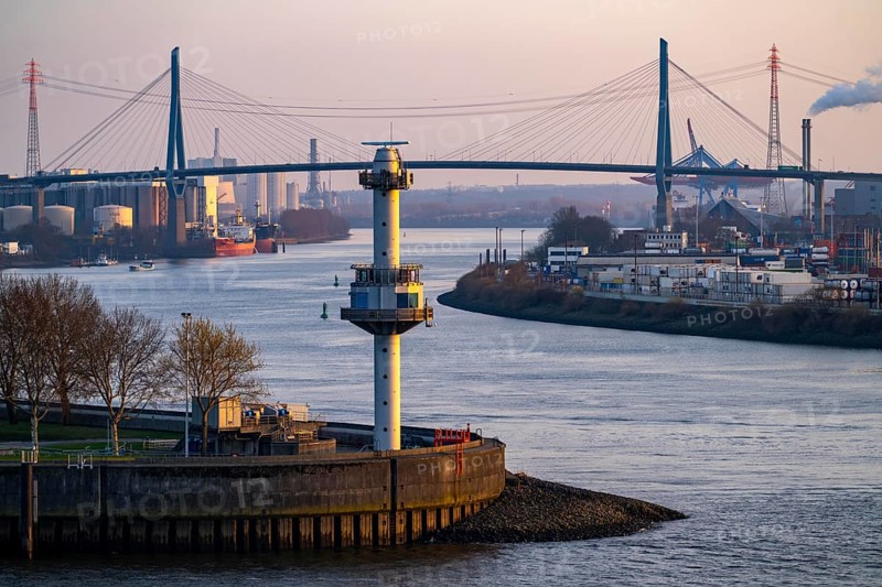 View across the Elbe to the Köhlbrand, estuary of the Süderelbe into the Norderelbe, with Köhlbrand bridge, radar tower, Hamburg, Germany, Europe