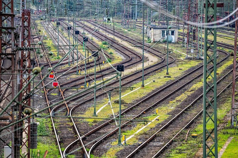 Track systems, shunting tracks, sidings, branches, the Mülheim-Styrum marshalling yard, on the railway line between Mülheim an der Ruhr and Duisburg, railway line, for local and long-distance traffic, freight traffic, North Rhine-Westphalia, Germany, Europe