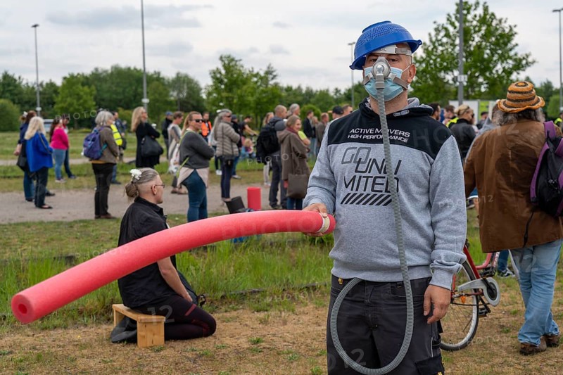 Demonstration against the restrictions in the Corona crisis, anti-vaccination, protest against compulsory masks and other rules, a group, Not without us, Essen, Essen, North Rhine-Westphalia, Germany, Europe