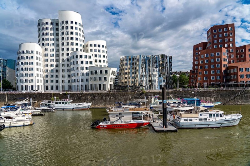 Media harbour, Düsseldorf, marina, marina, Neuer Zollhof, Gehry buildings, by architect Frank O. Gehry, Düsseldorf, North Rhine-Westphalia, Germany, Europe