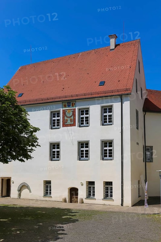 Inner courtyard, castle courtyard, castle with wall sundial, Meßkirch Castle, castle of the Counts of Zimmern, Zimmern Castle, regular four-wing castle complex, Renaissance building, architecture, historical building, Meßkirch, Sigmaringen district, Baden-Württemberg. Germany
