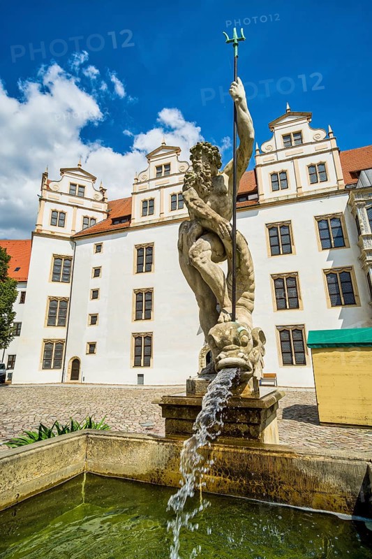Neptune Fountain, Hartenfels Castle, Torgau, Saxony, Germany, Europe