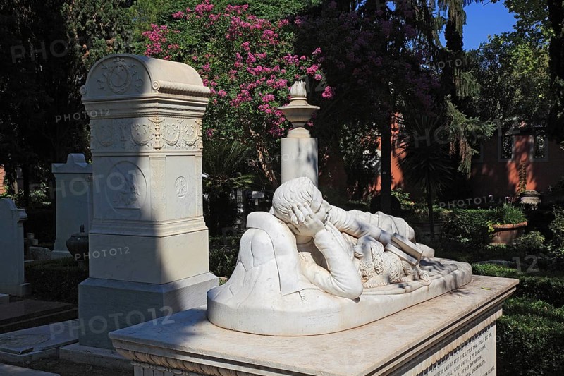 Tomba di Devereux Plantagenet Cockburn, The Protestant Cemetery, Cimitero acattolico, also Cimitero degli Inglesi or Cimitero dei protestanti, famous cemetery in the Testaccio district, Rome, Italy, Europe