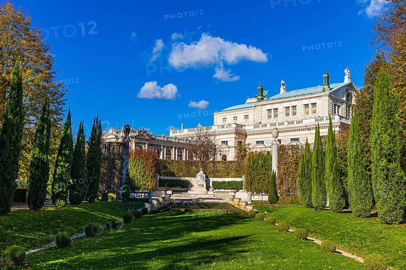 Sissi monument in the Volksgarten, behind the Burgtheater, Vienna, Austria, Europe