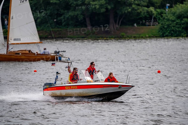 Lake Baldeney, sailing boat, DLRG rescue boat on an alarm trip, Essen, North Rhine-Westphalia, Germany, Europe