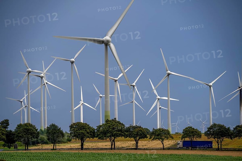 Wind farm south of Anröchte in the district of Soest, near the village of Effeln, federal road B55, dark storm clouds, North Rhine-Westphalia, Germany, Europe