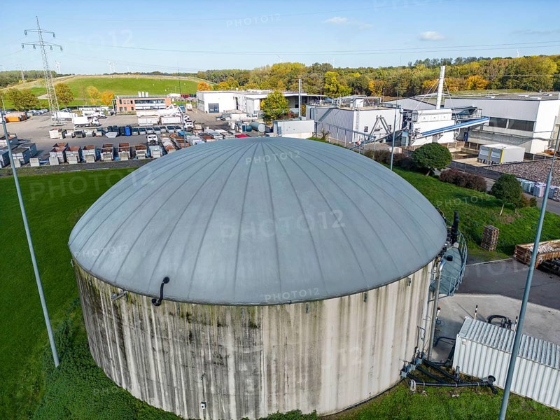 Biogas storage, pipelines of the Reterra biogas plant, biogas is produced in a fermenter over a period of more than 18 days from organic waste, green waste and the contents of the organic waste bin from households, this is then purified in a biogas treatment plant and fed into the natural gas grid as pure biogas, supplying over 1500 households with heat every year, Coesfeld, North Rhine-Westphalia, Germany, Europe