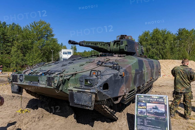 The Oberlausitz military training area opened its Tor tor to thousands of visitors for the Open Day at the Oberlausitz military training area to give them an insight behind the scenes of the Bundeswehr in Saxony. The soldiers presented a wide range of large and small equipment and gave an impressive demonstration of what they are capable of. PUMA infantry fighting vehicle, open day at the Oberlausitz military training area, Weißkeißel, Saxony, Germany, Europe