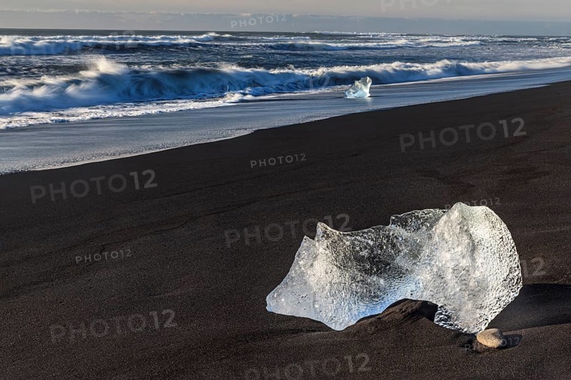 Ice floes on the beach, waves, sunny, morning mood, winter, Diamond Beach, Breidamerkursandur, Jökulsarlon, Iceland, Europe