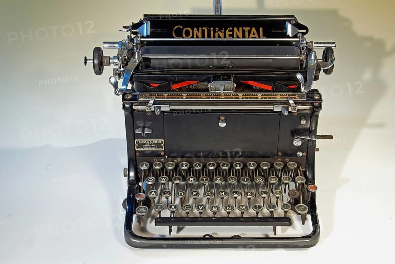 Old mechanical typewriter, Continental brand, hiker-Werke in Siegmar-Schönau, with silencer, 1930s