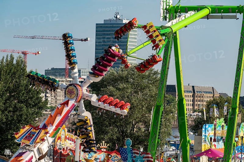 The Rhine Fair in Düsseldorf, in the Rhine meadows in the Oberkassel district, on the Rhine, North Rhine-Westphalia, Germany, Europe