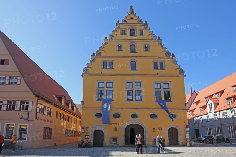 Former municipal lock-up, yellow building with tail gable, people, Dinkelsbühl, Middle Franconia, Franconia, Bavaria, Germany, Europe