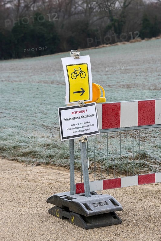 Barrier due to flooding and danger of falling rocks, barrier, landslide, traffic signs, attention no passage for pedestrians, dirt road, cycle path, diversion, Baden-Württemberg, Germany, Europe