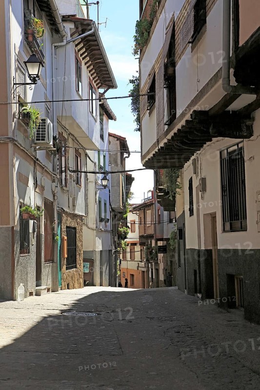 Traditional houses architecture narrow street, Garganta la Olla, La Vera, Extremadura, Spain, Europe