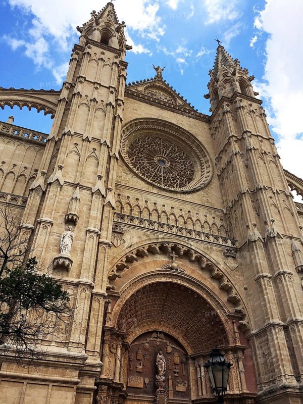 Portal of Episcopal Church Cathedral of the Saints of St Mary in harbour city Palma de Majorca island capital of Balearic Island Majorca, Palma de Majorca, Majorca, Balearic Islands, Spain, Europe