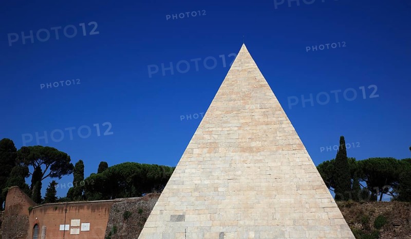 Cestius Pyramid, Pyramid of Caius Cestius, Piramide Cestia, Piramide di Caio Cestio, Tomb of the Roman praetor and tribune Gaius Cestius Epulo, Rome, Italy, Piazzale Ostienese, Europe