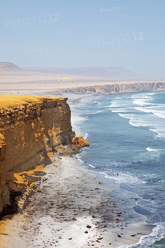 Paragliders at Supay Beach, Reserva Nacional de Paracas, Ica region, Pisco province, Peru, South America