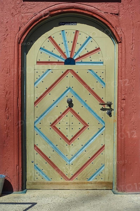 Mauritiushaus, old rectory, wooden door, painted front door, entrance door, lever handle, door handle, Langenenslingen, Upper Swabia, Baden-Württemberg, Germany, Europe