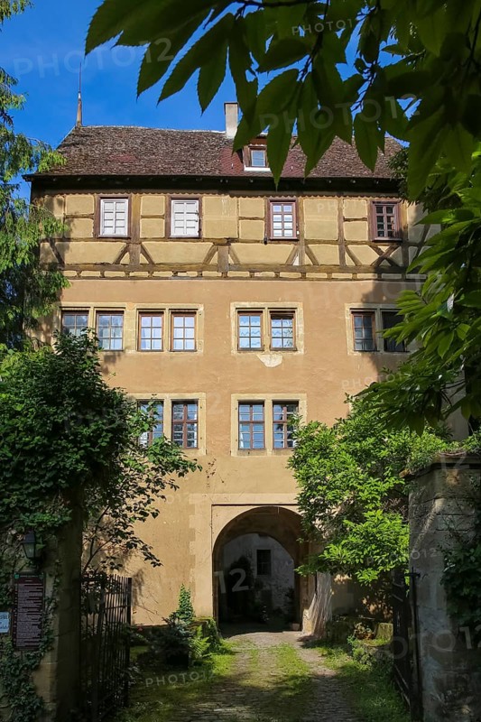 Hochberg Castle, formerly Hochberg Castle, Hohenberg Castle, former seat of the Hochberg lordship, gatehouse, half-timbered house, historic building, architecture, Hochberg district, Remseck am Neckar, Ludwigsburg district, Baden-Württemberg, Germany, Europe