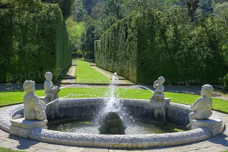 The Pila fountain in the garden of Villa Barbarigo, Valsanzibio, Galzignano Terme, Province of Padua, Italy, Europe