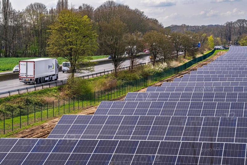 Solar park near Neukirchen-Vluyn, along the A40 motorway, over 10, 000 solar modules spread over 4.2 hectares, generating 6 million kilowatt hours per year, North Rhine-Westphalia, Germany, Europe