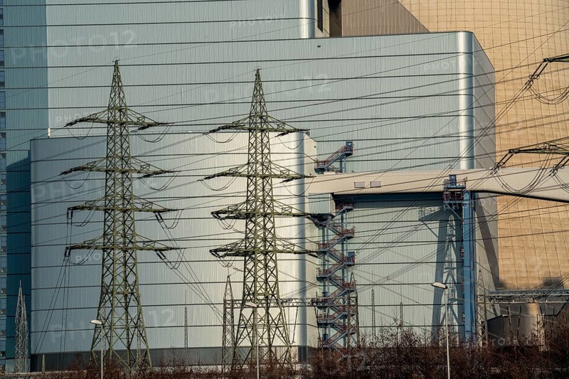 The Datteln 4 hard coal-fired power plant, operated by Uniper, on the Dormtund-Ems Canal, scheduled to go online in summer 2020 following the coal compromise, boiler house and cooling tower, Datteln, Germany, Europe