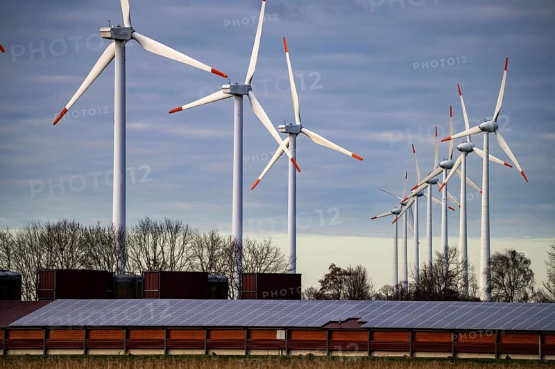 Neurhede wind farm, on the A31 motorway, near the municipality of Rhede, district of Emsland, poultry farm, with solar modules on the roofs, Lower Saxony, Germany, Europe