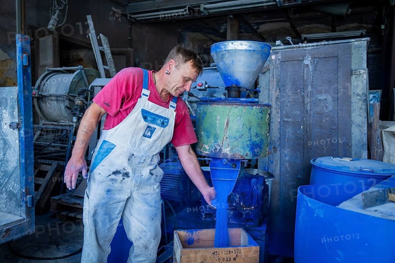 Schindler's blue colour factory is located directly on the Zwickauer Mulde river and belongs to the Zschorlau district of Albernau in the Saxon Ore Mountains. Since 2019, it has been part of the Schneeberg Mining Landscape and a UNESCO World Heritage Site in the Erzgebirge/Krušnohorí Mining Region. On 27 February 1649, the Schneeberg merchant Erasmus Schindler bought a plot of land to build a blue paint factory on the Zwickauer Mulde near Albernau. On 4 May 1649, he received the privilege to build a blue dye mill from Elector Johann Georg I. As Schindlerswerk GmbH & Co. KG, it is probably the world's oldest paint factory still in production. It is associated with a long tradition of producing blue cobalt pigments and the commercial manufacture of colour pigments. In more recent times, production has been expanded to include various paints. The company also produces laundry blue, Schindlerswerk, Zschorlau OT Albernau, Saxony, Germany, Europe