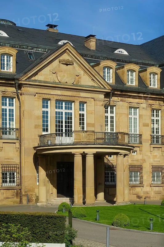 Villa Reitzenstein, official residence of the State Ministry of Baden-Württemberg and the incumbent Minister President, built between 1910 and 1913 for Baroness Helene von Reitzenstein, historical building, architecture, architects Hugo Schlösser and Johann Weirether, windows, round balcony, columns, Stuttgart, Baden-Württemberg, Germany, Europe