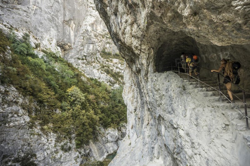 Hiking trail, Verdon Gorge, Gorges du Verdon, Verdon Regional nature park Park, Provence, Provence-Alpes-Cote-d'Azur, South of France, France, Europe