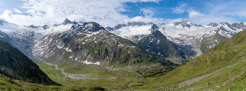 Panorama, Picturesque mountain landscape, Mountain peaks with snow and glacier Schwarzensteinkees, Hornkees and Waxeggkees, Schwarzenstein summit, Hornspitzen and Turnerkamp, Zemmgrund valley with Zemmbach stream, Berliner Höhenweg, Zillertal Alps, Tyrol, Austria, Europe