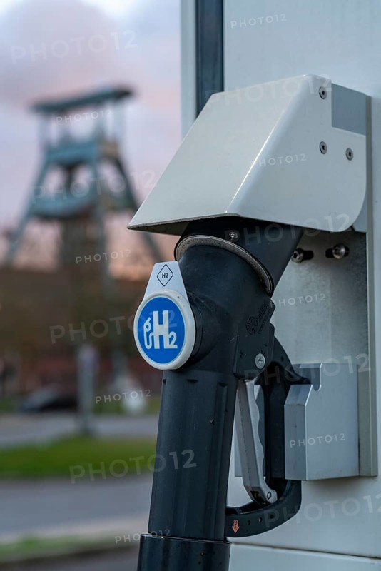 Hydrogen filling station, at the Hertern hydrogen competence centre, h2Herten, on the site of the disused Ewald mine in Herten, North Rhine-Westphalia, Germany, Europe