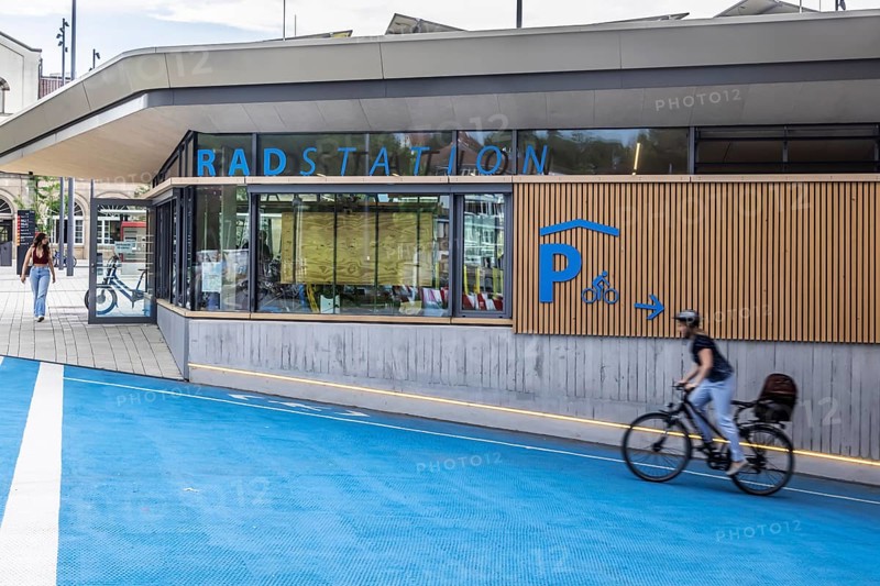 Tübingen railway station and station forecourt have been completely redesigned. An underground car park for bicycles with a café and bike station are central elements of the new transport hub. Tübingen, Baden-Württemberg, Germany, Europe