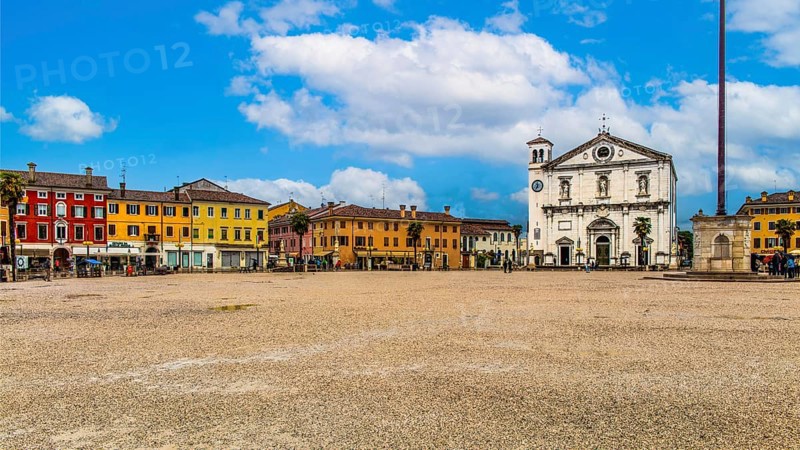 Cathedral Parrocchia del Santissimo Redentore in Piazza Grande, Piazza Vittorio Emanuele, planned town with star-shaped layout, Pamanaova, Unesco World Heritage Site, Friuli, Italy, Pamanaova, Friuli, Italy, Europe