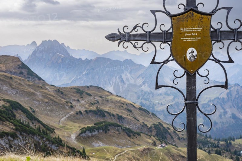 Cast-iron memorial cross for Josef Böck, master shepherd of the rear Seealpe, near Seealpsee, Nebelhorn, Allgäu Alps, Allgäu, Bavaria, Germany, Europe