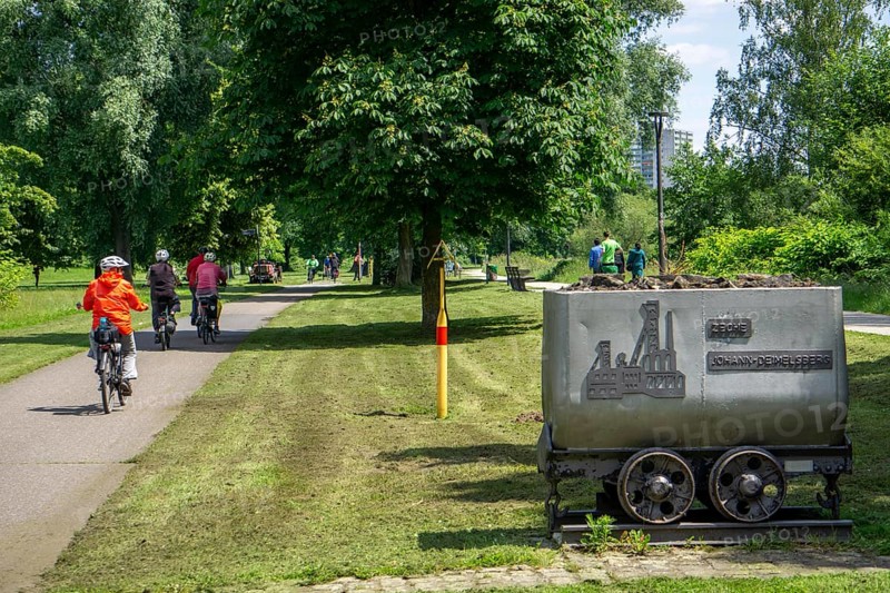 Ruhr promenade and cycle path in Essen-Steele, all Bergwerks Lore, North Rhine-Westphalia, Germany, Europe