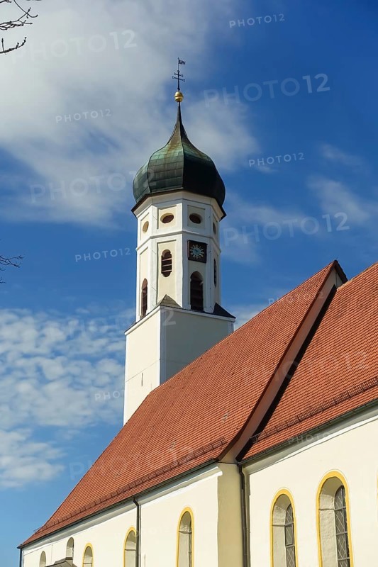 Old parish church of St Mauritius, Mauritiuskirche, church, sacred architecture, onion dome, church tower, clock, Baroque building from 1737 with Gothic components, 15th century, cross, Langenenslingen, Upper Swabia, Baden-Württemberg, Germany, Europe
