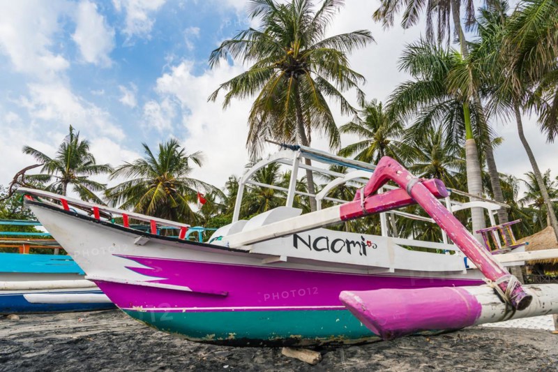 Fishing boat at Magsit beach in Sengiggi, boat, wooden boat, palm beach, travel, tourism, traditional, seafaring, sea, beach, fisherman, ship, painted, colourful, colourful, water, palm, ocean, island, coast, tropical, tropics, old, rotten, morbid, culture, tradition, Lombok, Indonesia, Asia